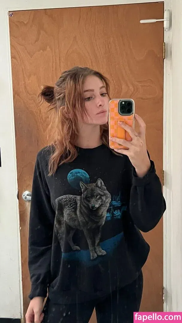 Willow Shields Onlyfans Photo Gallery 