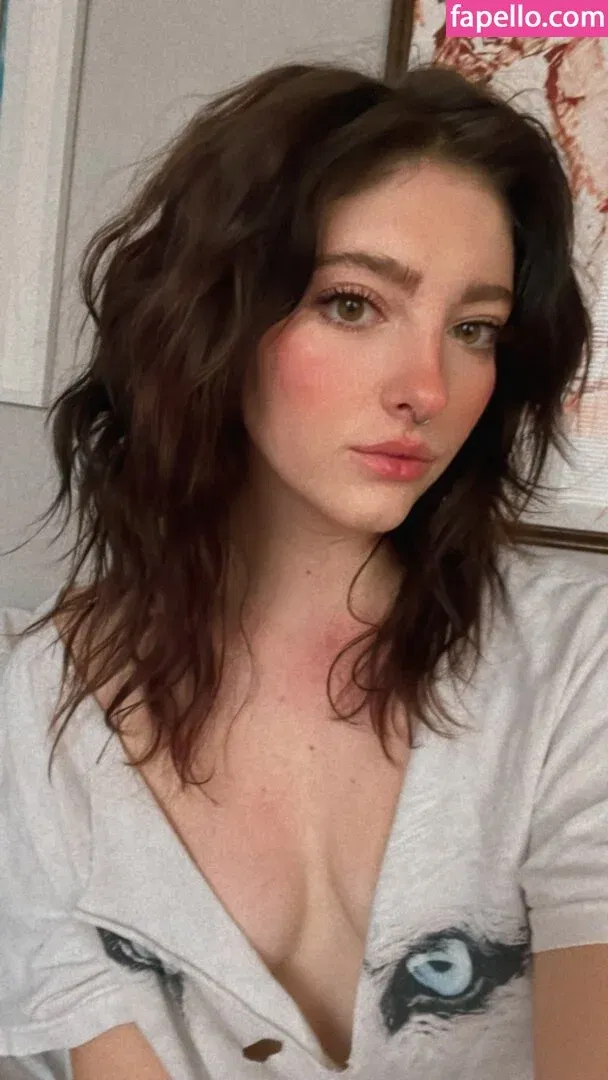 Willow Shields Onlyfans Photo Gallery 