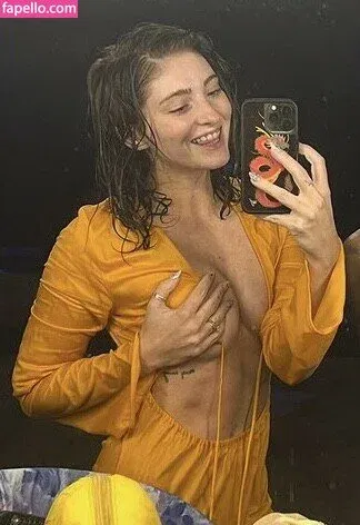 Willow Shields Onlyfans Photo Gallery 