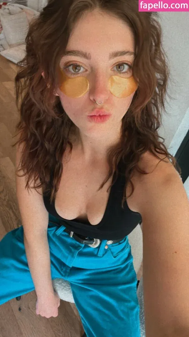 Willow Shields Onlyfans Photo Gallery 