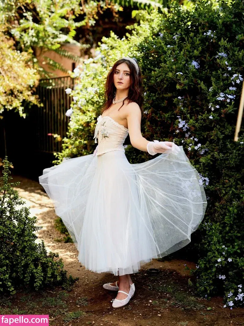 Willow Shields Onlyfans Photo Gallery 