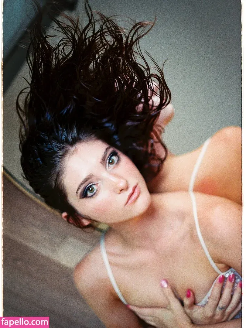 Willow Shields Onlyfans Photo Gallery 