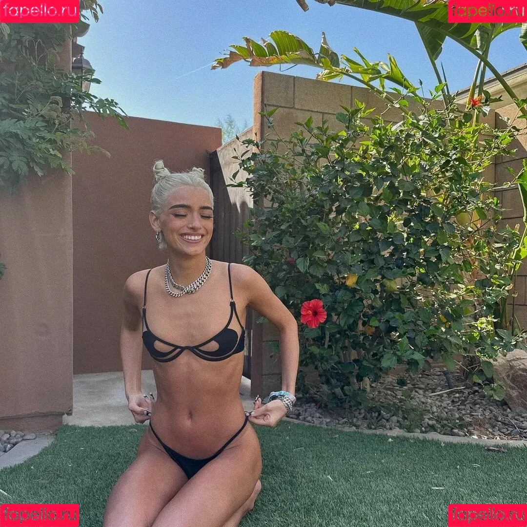 Dixie D'Amelio Onlyfans Photo Gallery 