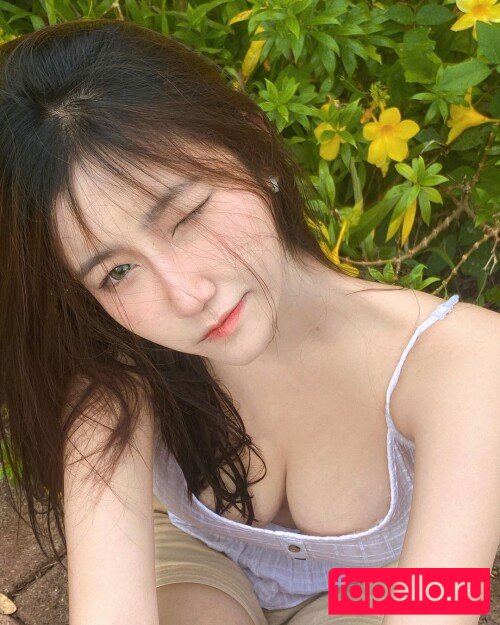 f_manatsanan Onlyfans Photo Gallery 