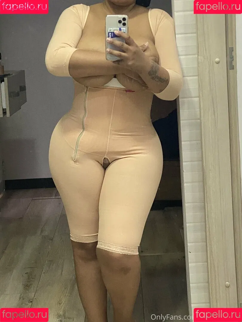 LaceyDuvalle Onlyfans Photo Gallery 