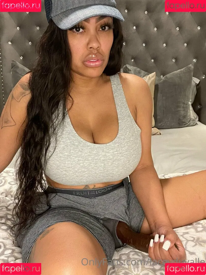LaceyDuvalle Onlyfans Photo Gallery 