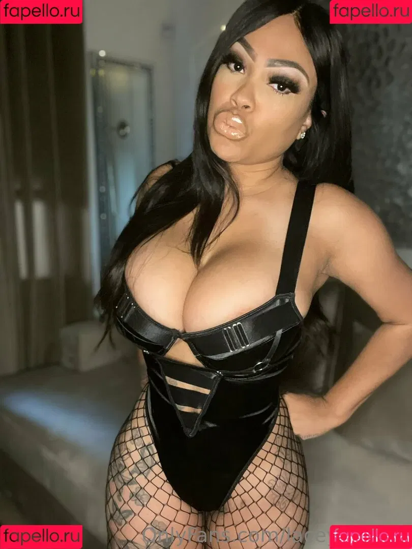 LaceyDuvalle Onlyfans Photo Gallery 