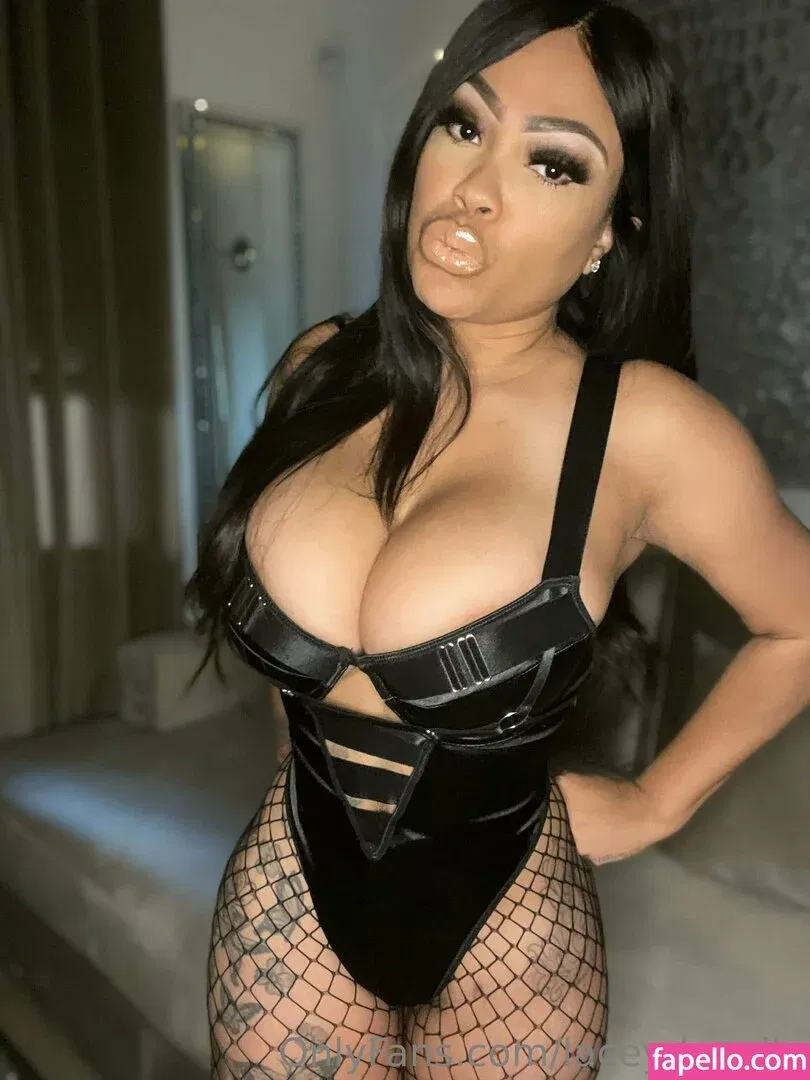 LaceyDuvalle Onlyfans Photo Gallery 