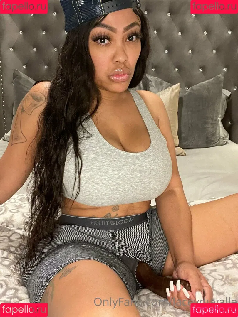 LaceyDuvalle Onlyfans Photo Gallery 