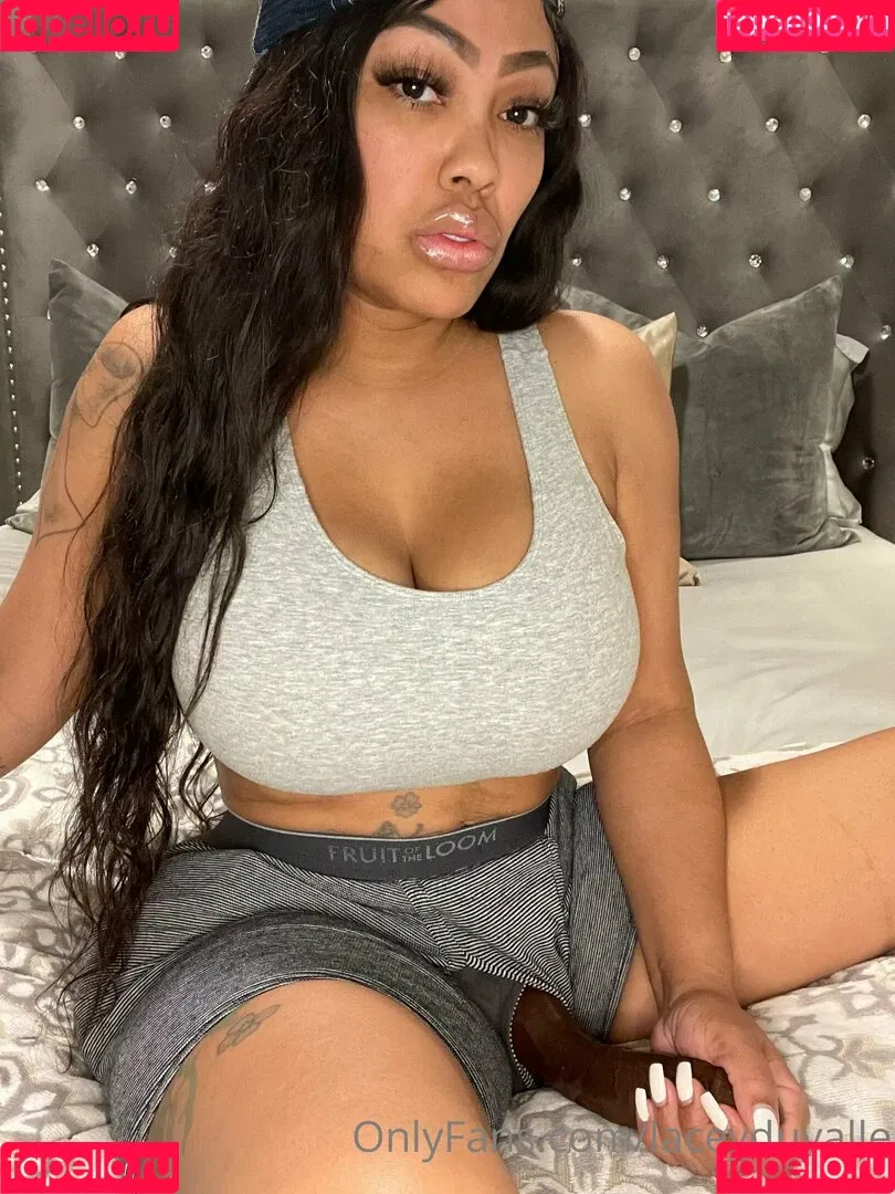 LaceyDuvalle Onlyfans Photo Gallery 