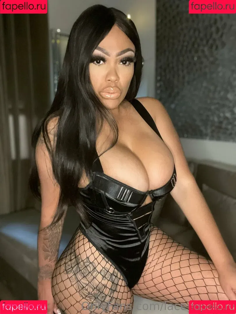LaceyDuvalle Onlyfans Photo Gallery 