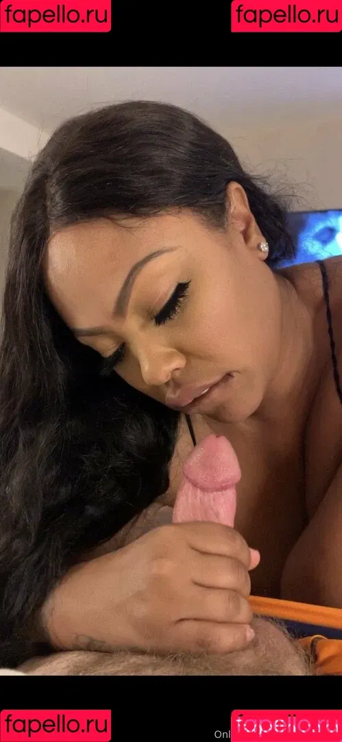 LaceyDuvalle Onlyfans Photo Gallery 