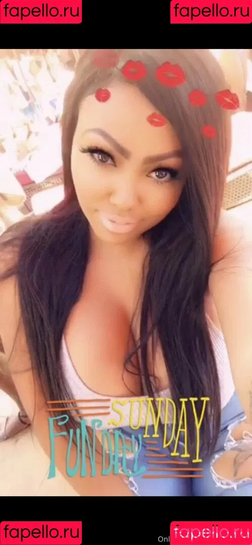 LaceyDuvalle Onlyfans Photo Gallery 