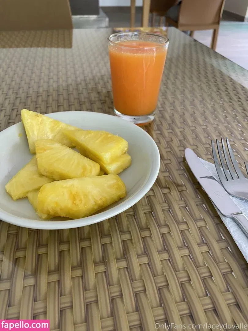 LaceyDuvalle Onlyfans Photo Gallery 