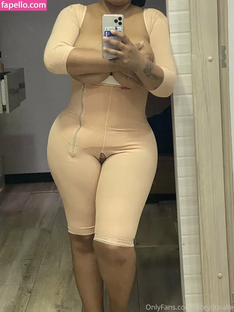 LaceyDuvalle Onlyfans Photo Gallery 