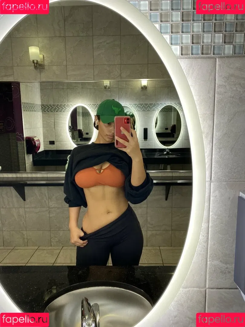 Sarina Onlyfans Photo Gallery 
