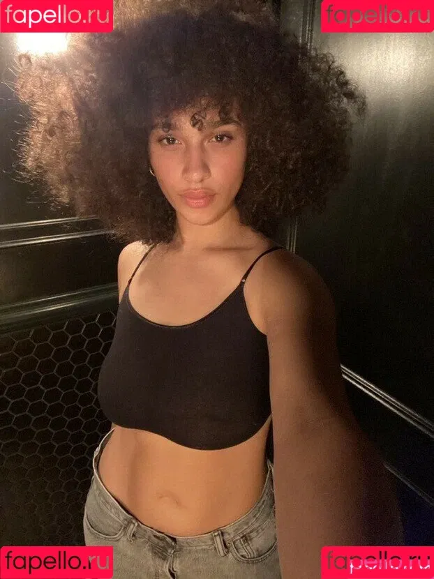 Sarina Onlyfans Photo Gallery 