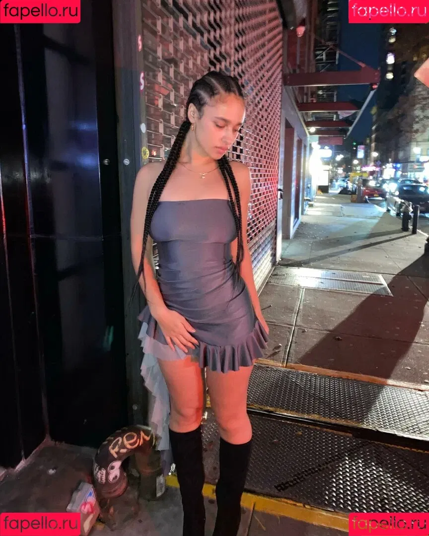 Sarina Onlyfans Photo Gallery 