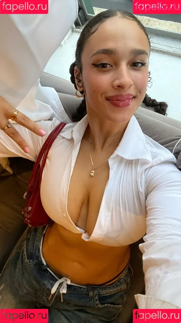 Sarina Onlyfans Photo Gallery 