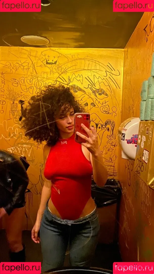 Sarina Onlyfans Photo Gallery 