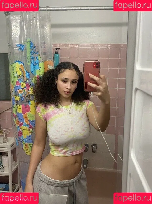 Sarina Onlyfans Photo Gallery 