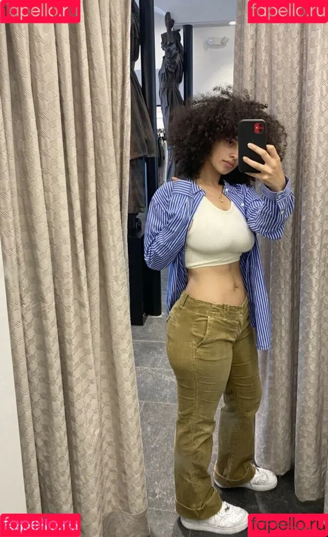 Sarina Onlyfans Photo Gallery 