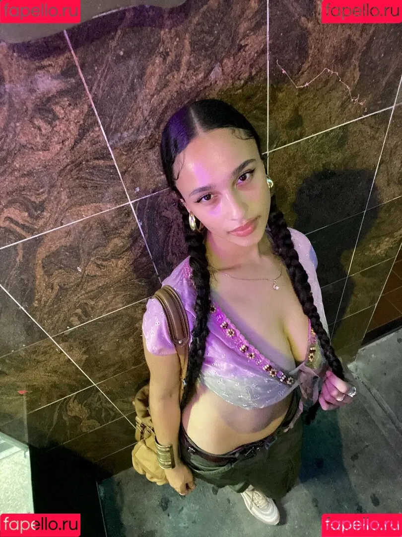 Sarina Onlyfans Photo Gallery 