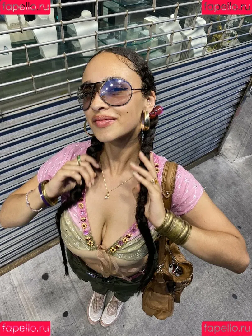 Sarina Onlyfans Photo Gallery 