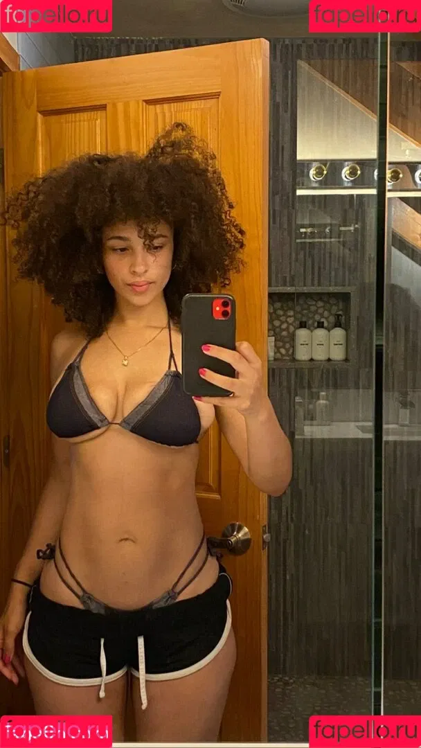 Sarina Onlyfans Photo Gallery 
