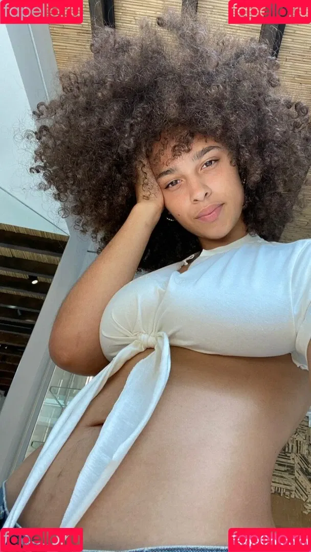 Sarina Onlyfans Photo Gallery 