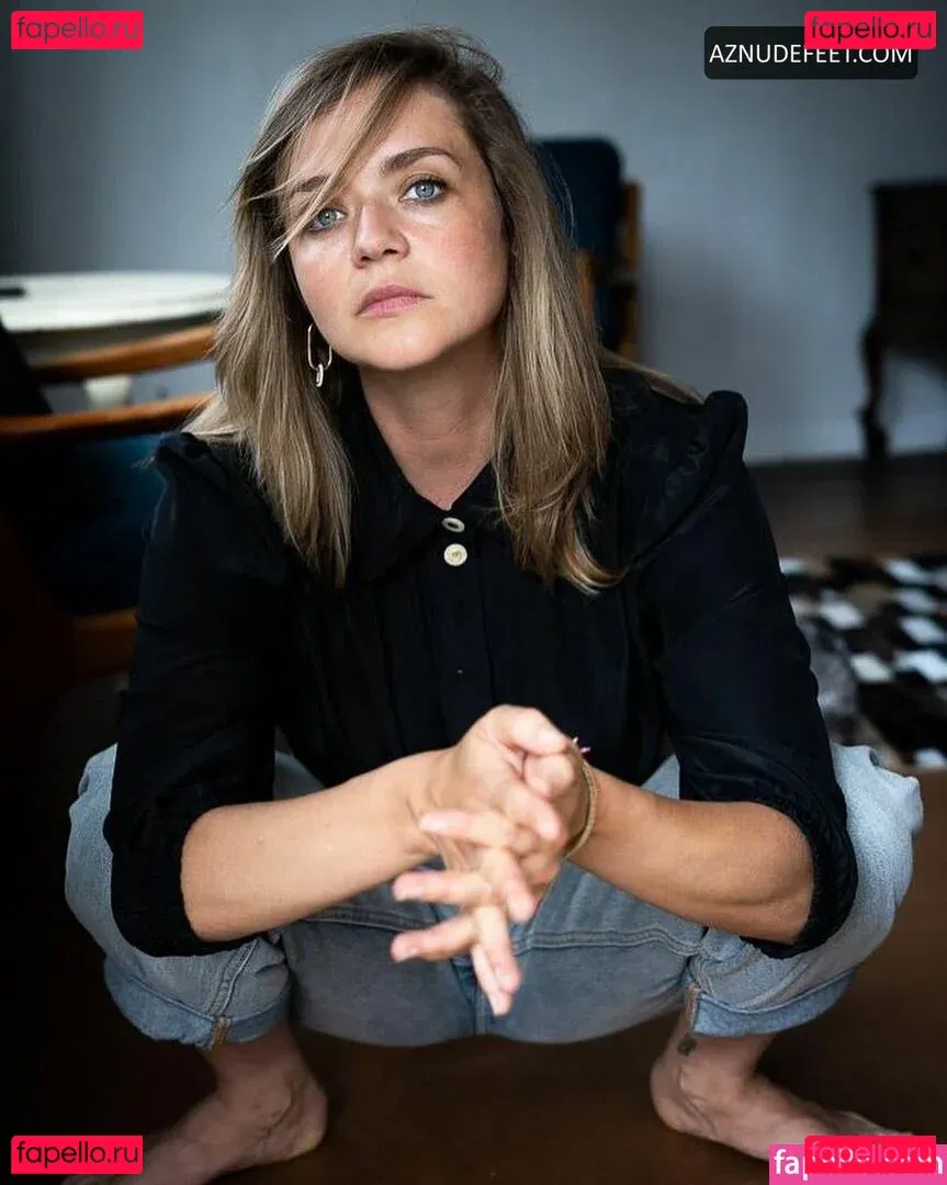 Sarina Onlyfans Photo Gallery 