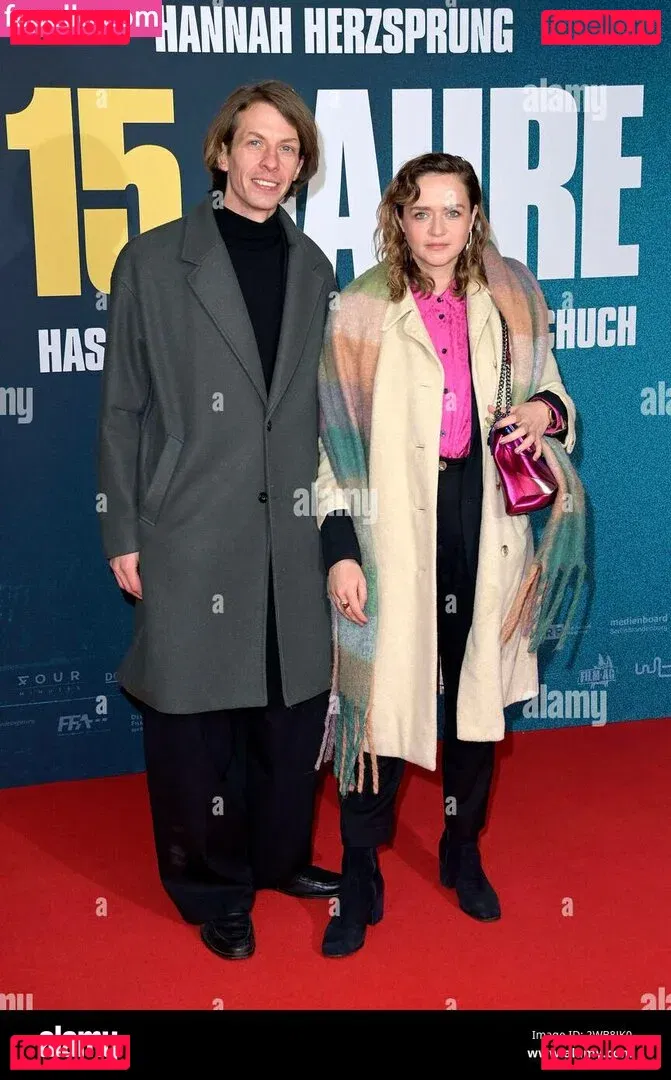 Sarina Onlyfans Photo Gallery 