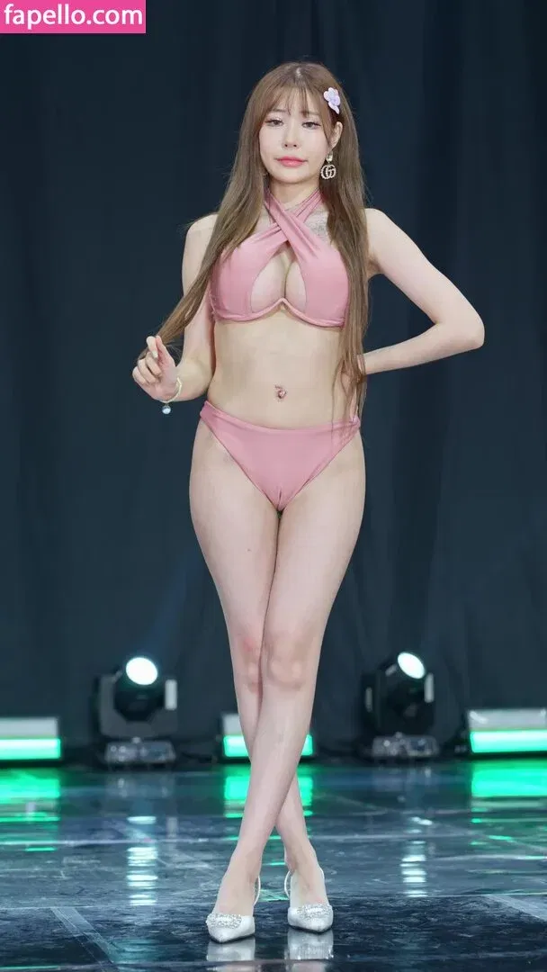 Min Harin 민하린 Onlyfans Photo Gallery 