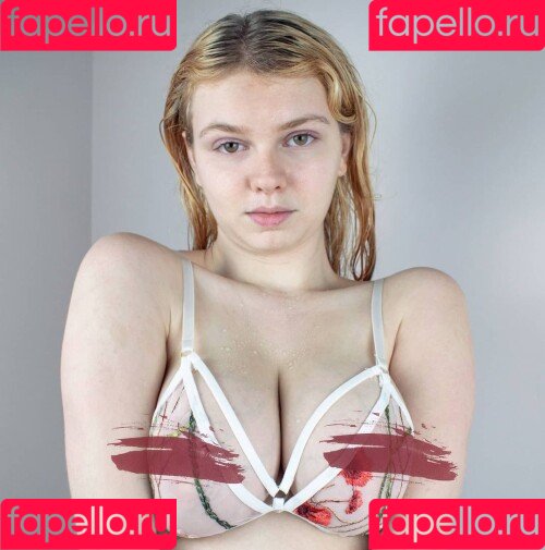 lyrictiana Onlyfans Photo Gallery 