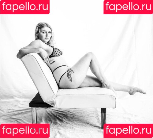 lyrictiana Onlyfans Photo Gallery 