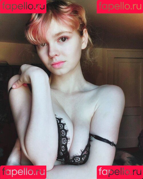 lyrictiana Onlyfans Photo Gallery 