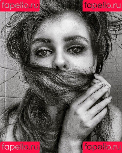 lyrictiana Onlyfans Photo Gallery 