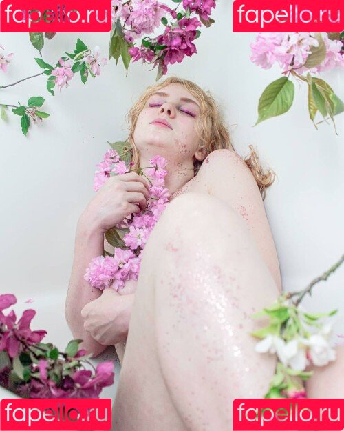 lyrictiana Onlyfans Photo Gallery 