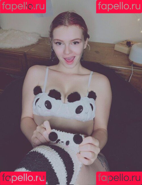 lyrictiana Onlyfans Photo Gallery 