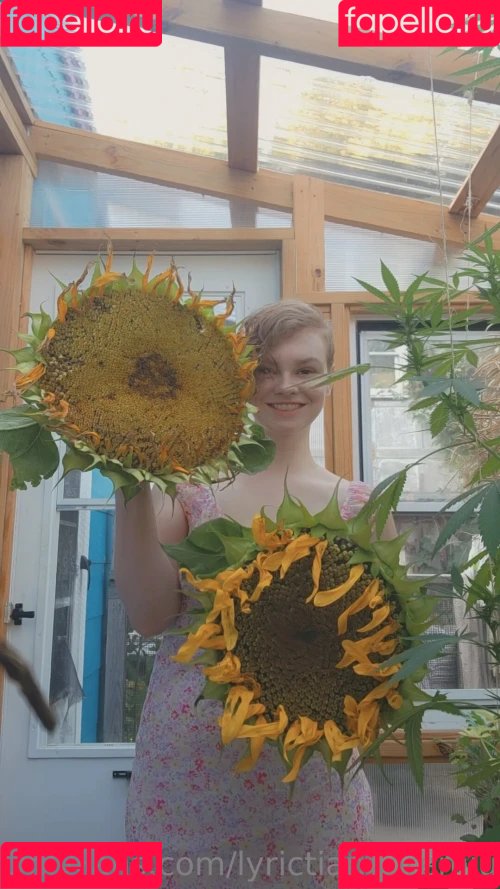 lyrictiana Onlyfans Photo Gallery 