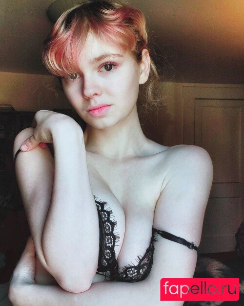 lyrictiana Onlyfans Photo Gallery 