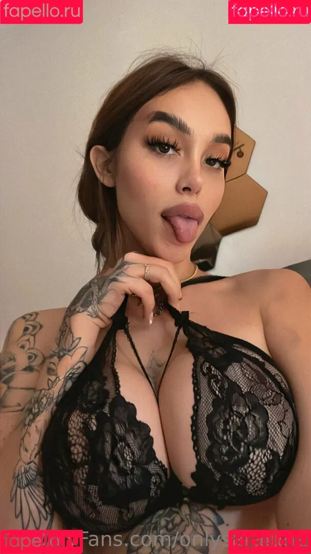 onlysaraluna Onlyfans Photo Gallery 