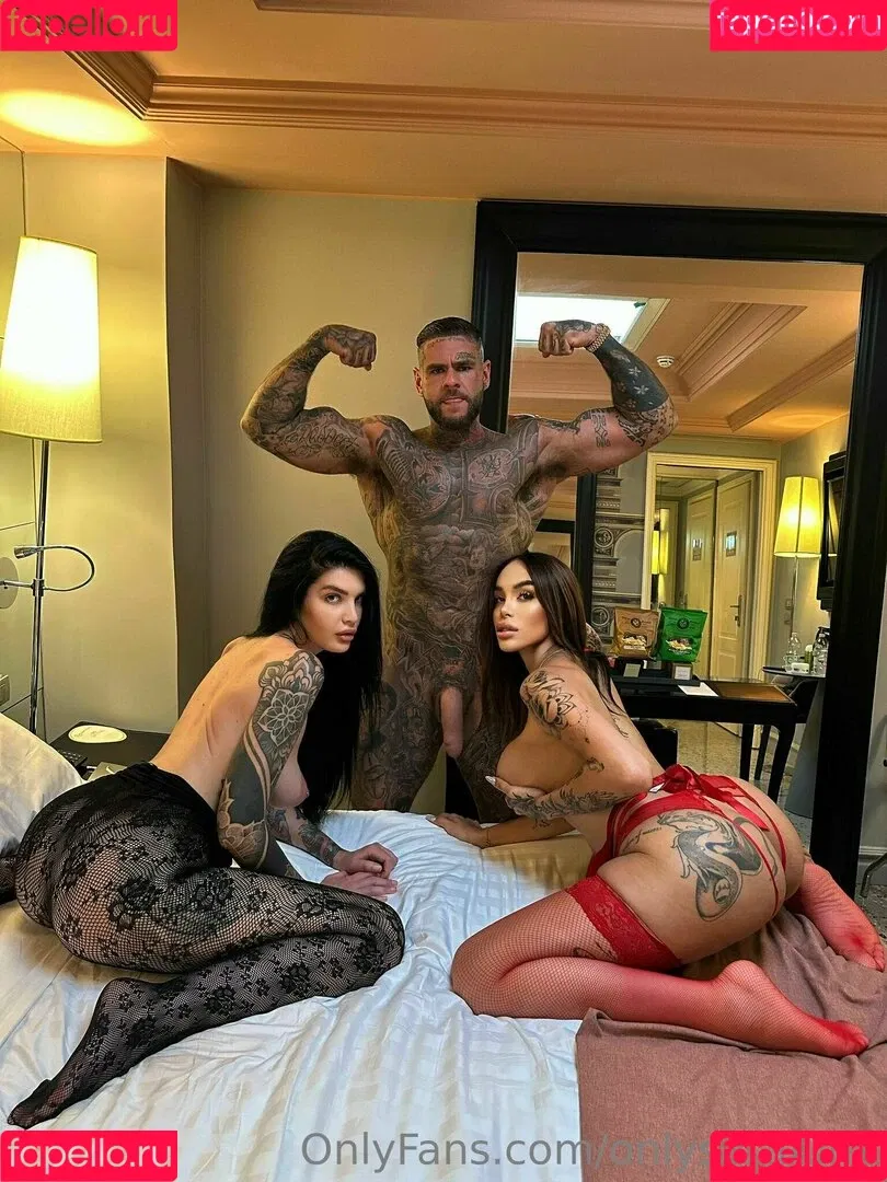 onlysaraluna Onlyfans Photo Gallery 