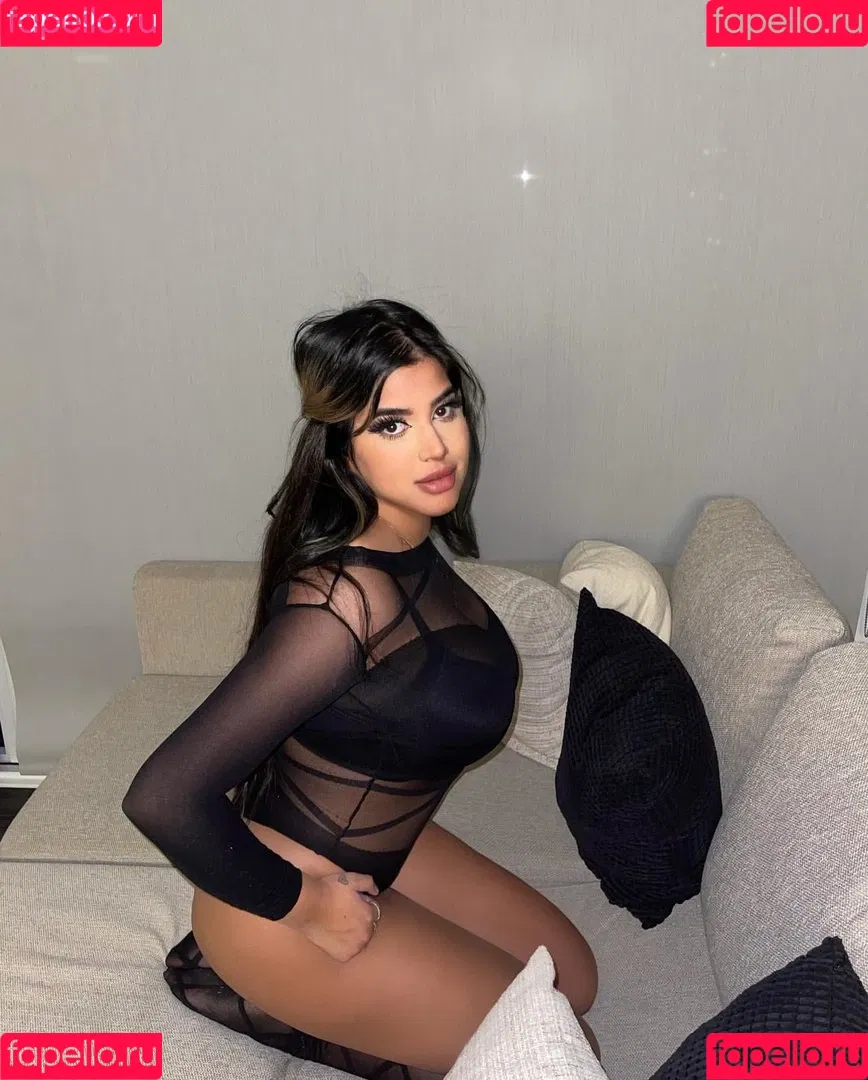 OMGLove Onlyfans Photo Gallery 