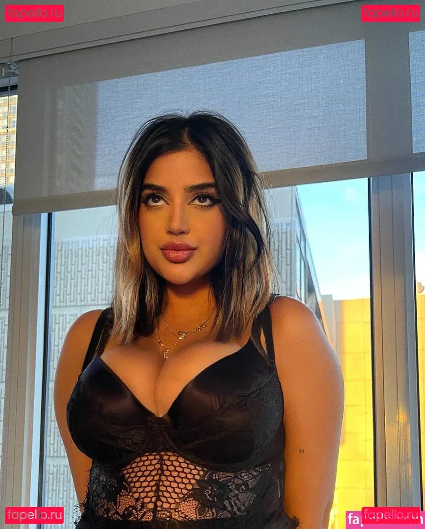 OMGLove Onlyfans Photo Gallery 