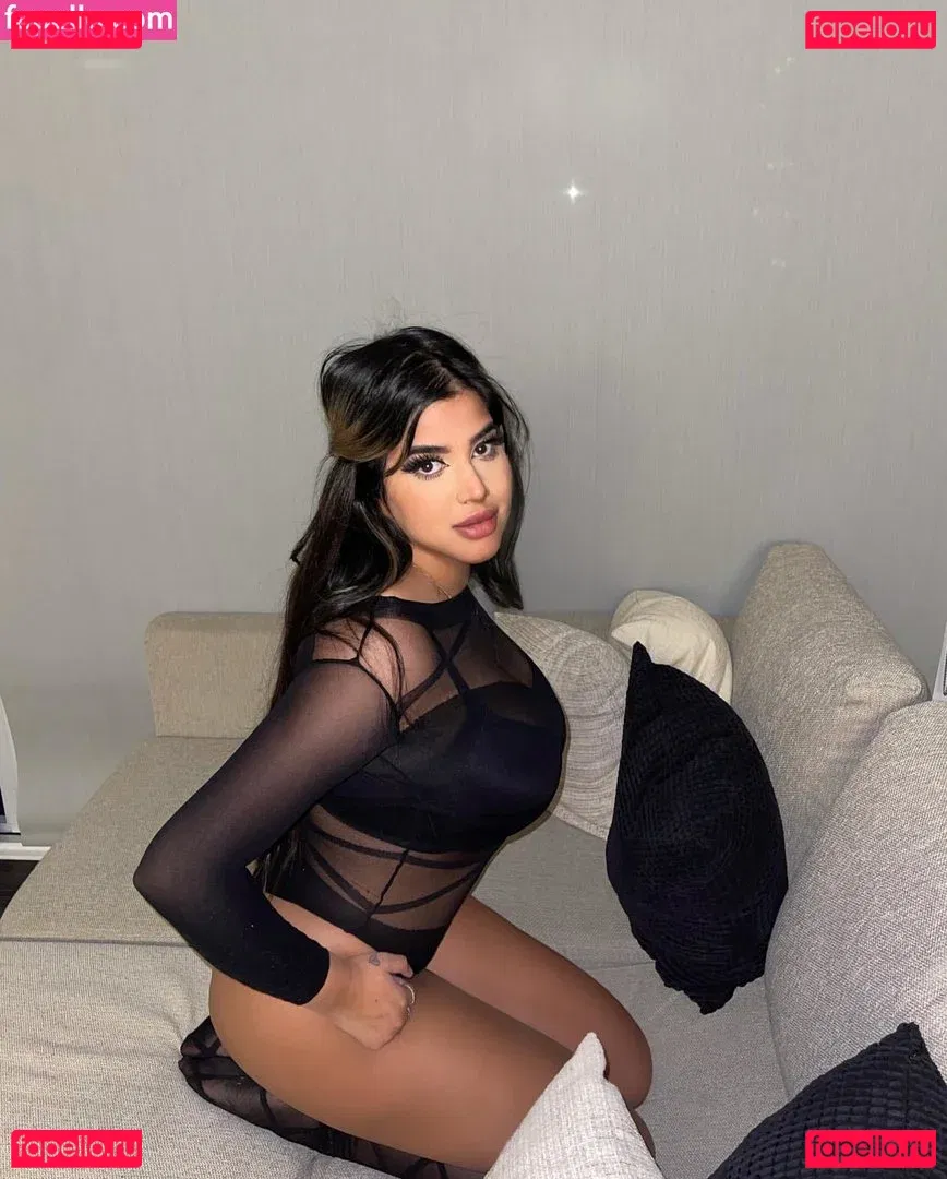 OMGLove Onlyfans Photo Gallery 