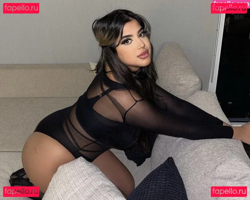 OMGLove Onlyfans Photo Gallery 