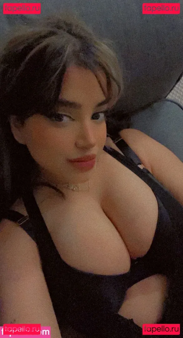 OMGLove Onlyfans Photo Gallery 