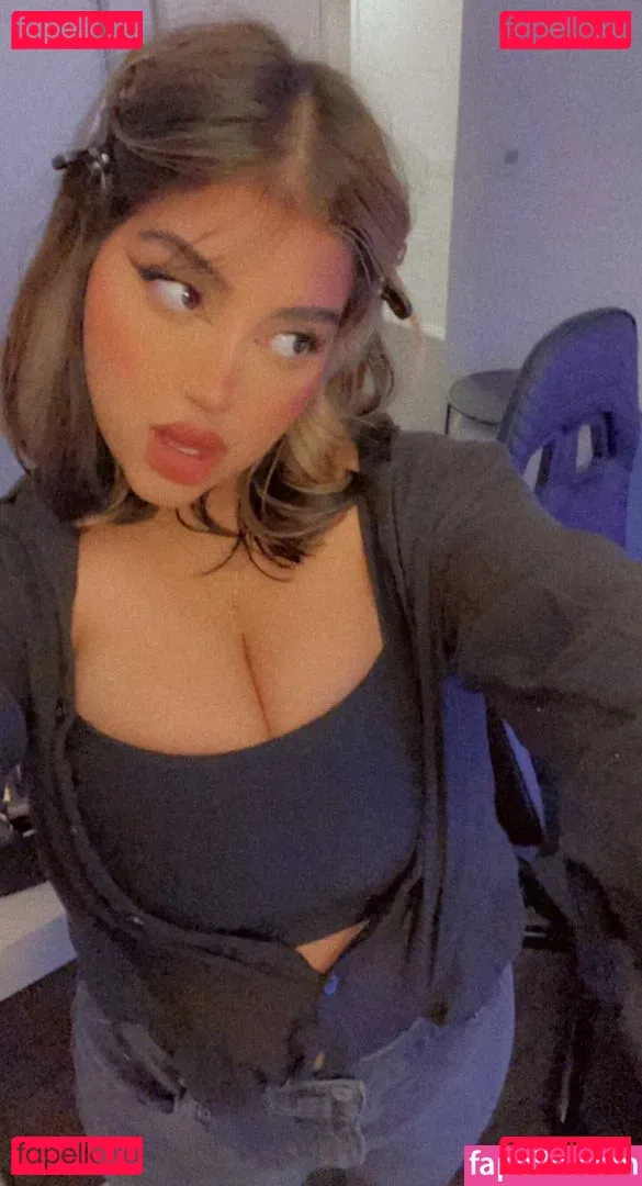 OMGLove Onlyfans Photo Gallery 