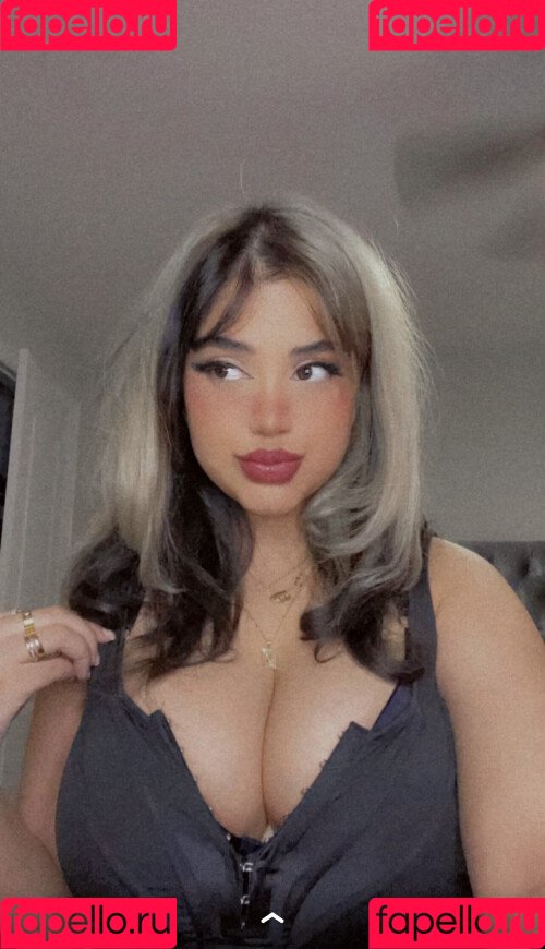 OMGLove Onlyfans Photo Gallery 